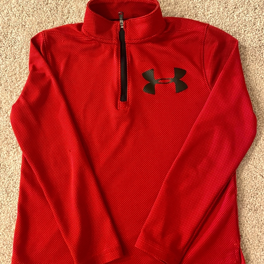 Boys Under Armour pull over